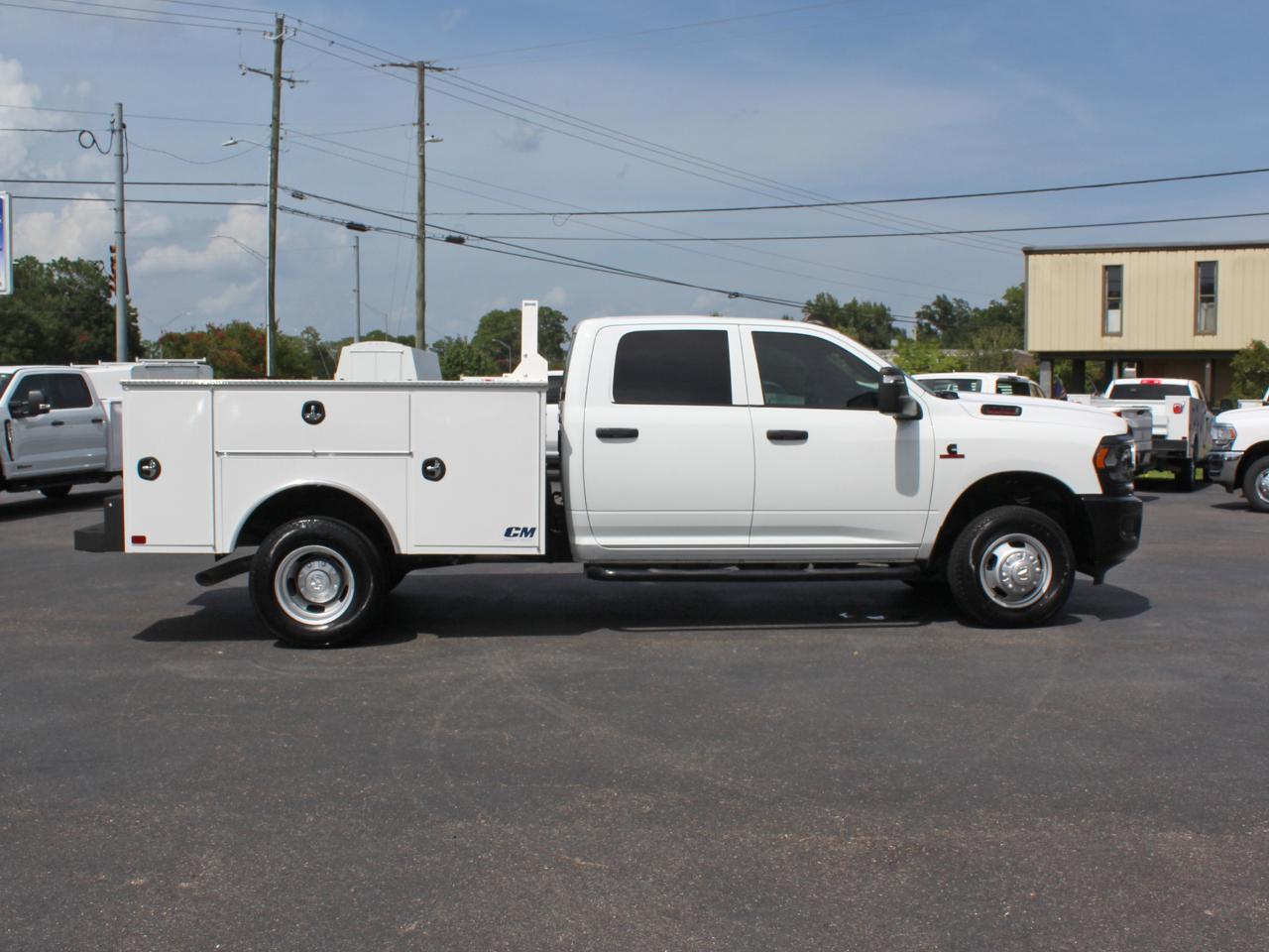 RAM 3500 Tradesman Crew Cab 4WD DRW 2024