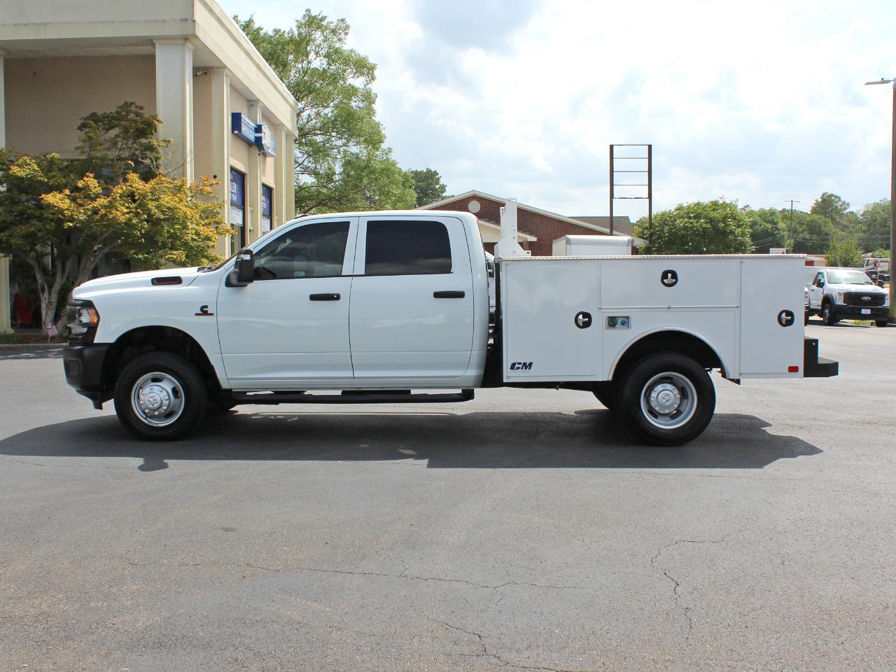 RAM 3500 Tradesman Crew Cab 4WD DRW 2024