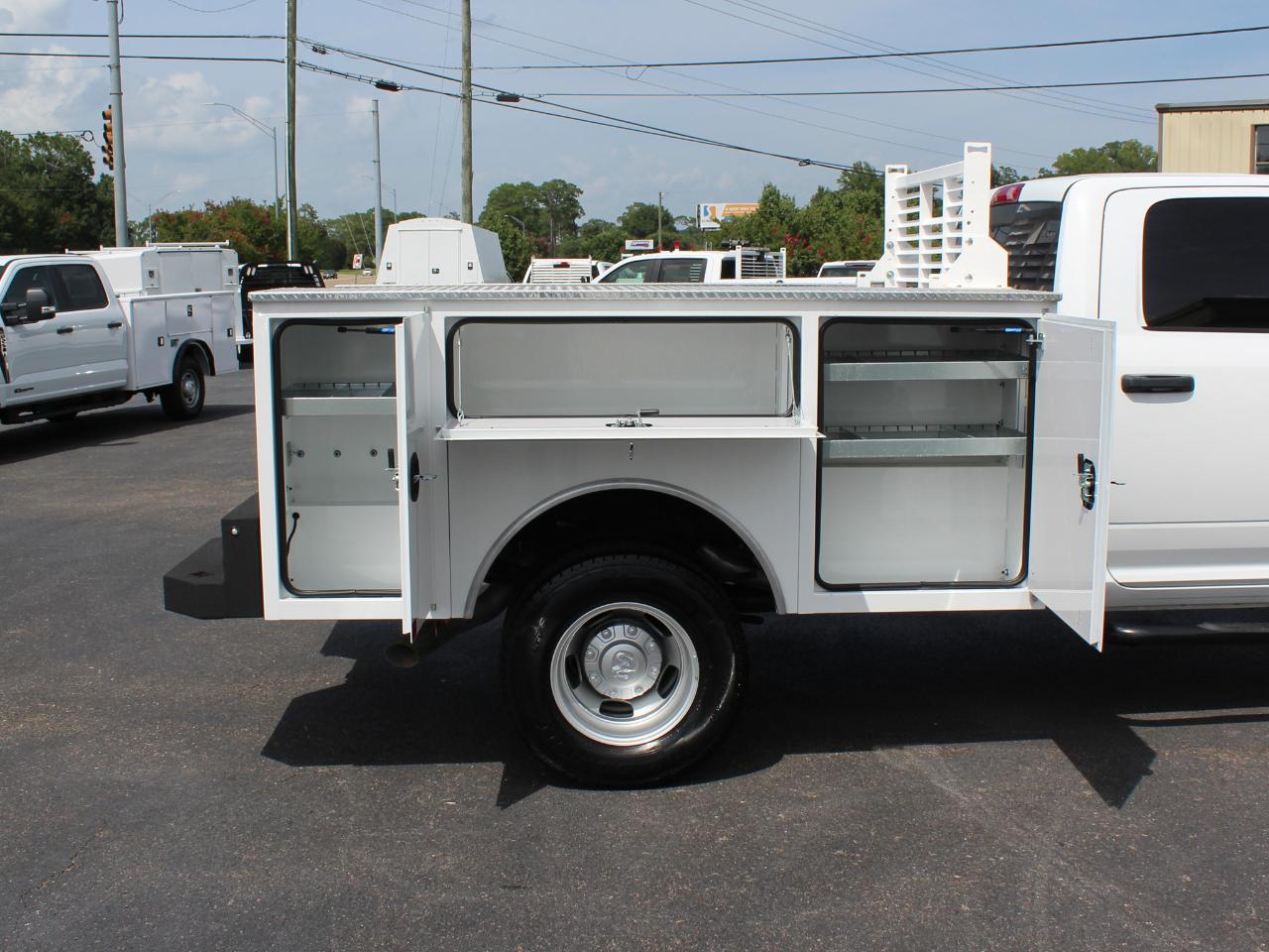RAM 3500 Tradesman Crew Cab 4WD DRW 2024