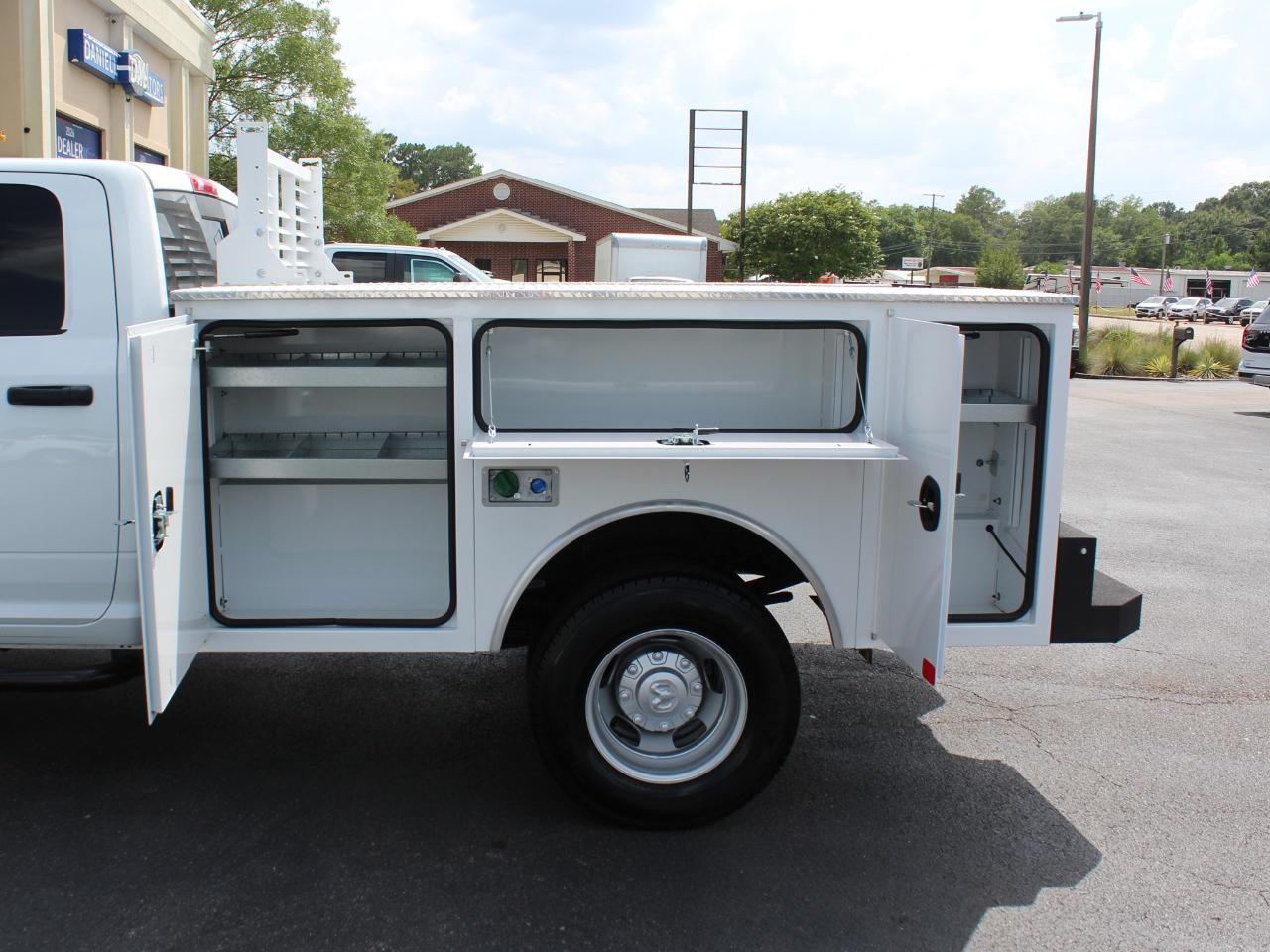 RAM 3500 Tradesman Crew Cab 4WD DRW 2024