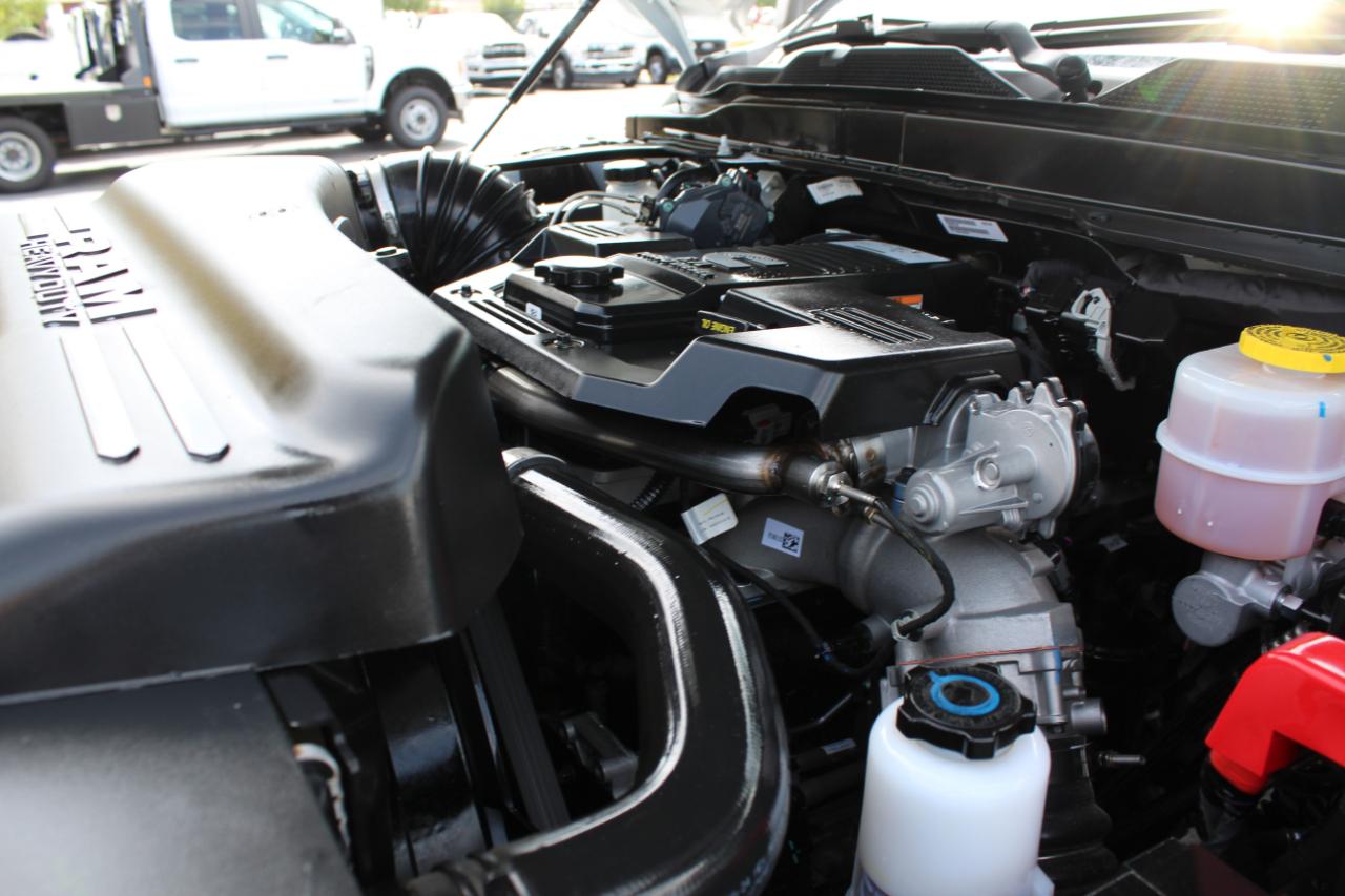 RAM 3500 Tradesman Crew Cab 4WD DRW 2024