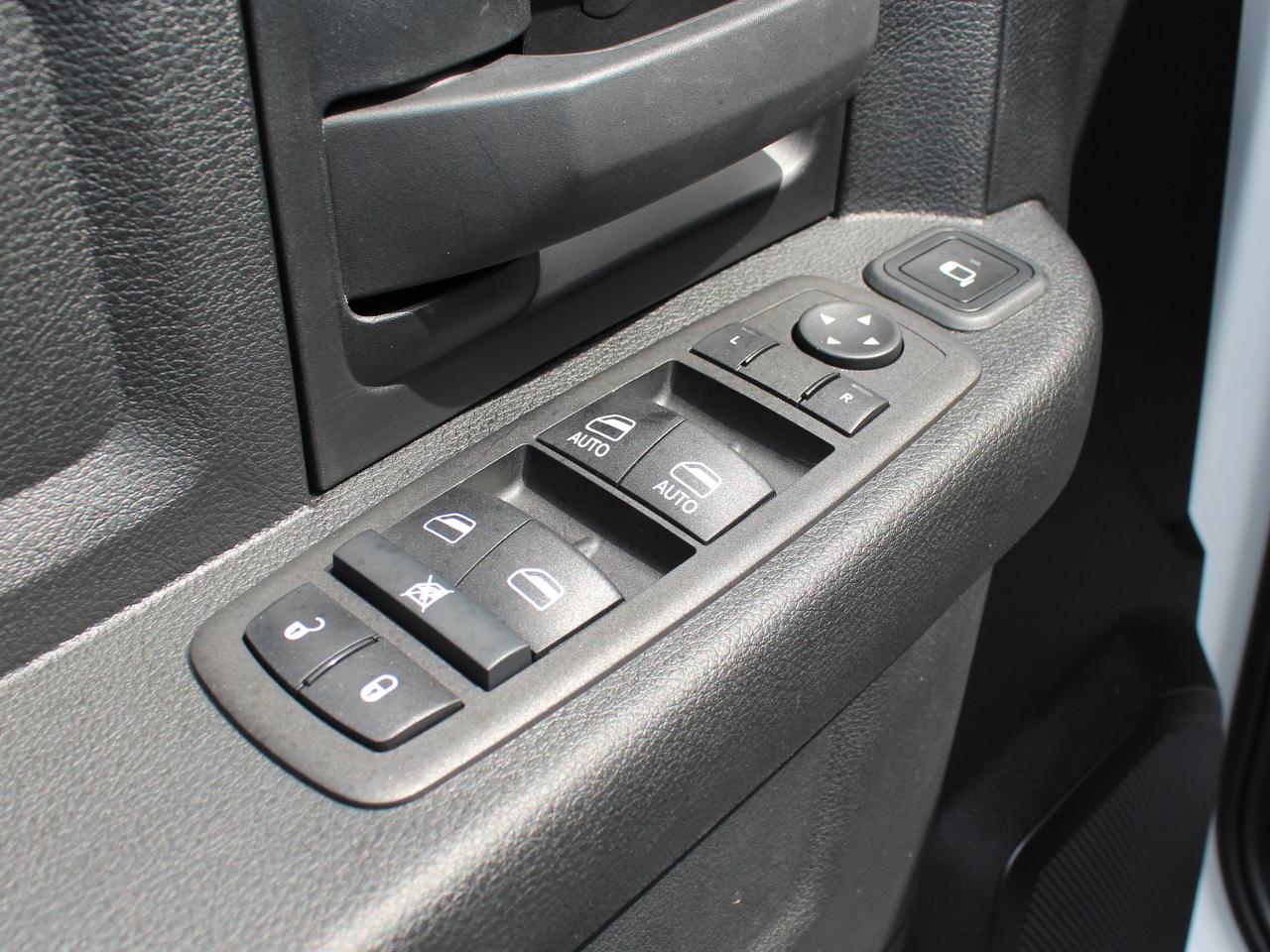 RAM 3500 Tradesman Crew Cab 4WD DRW 2024