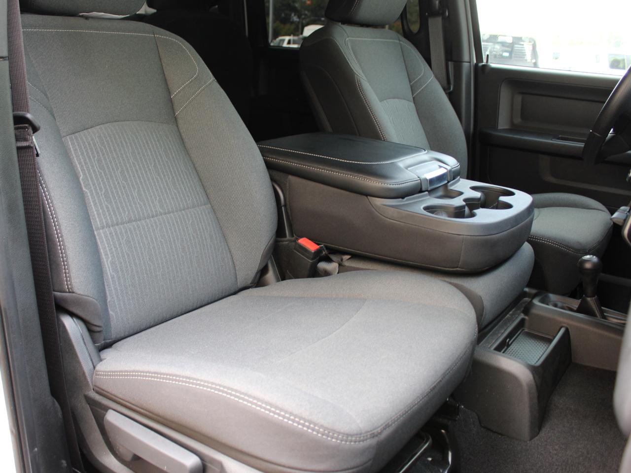 RAM 3500 Tradesman Crew Cab 4WD DRW 2024
