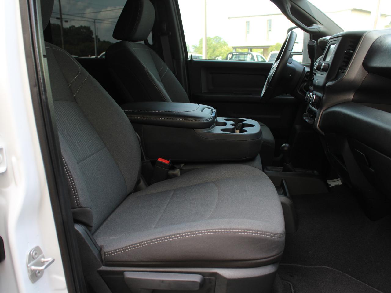 RAM 3500 Tradesman Crew Cab 4WD DRW 2024