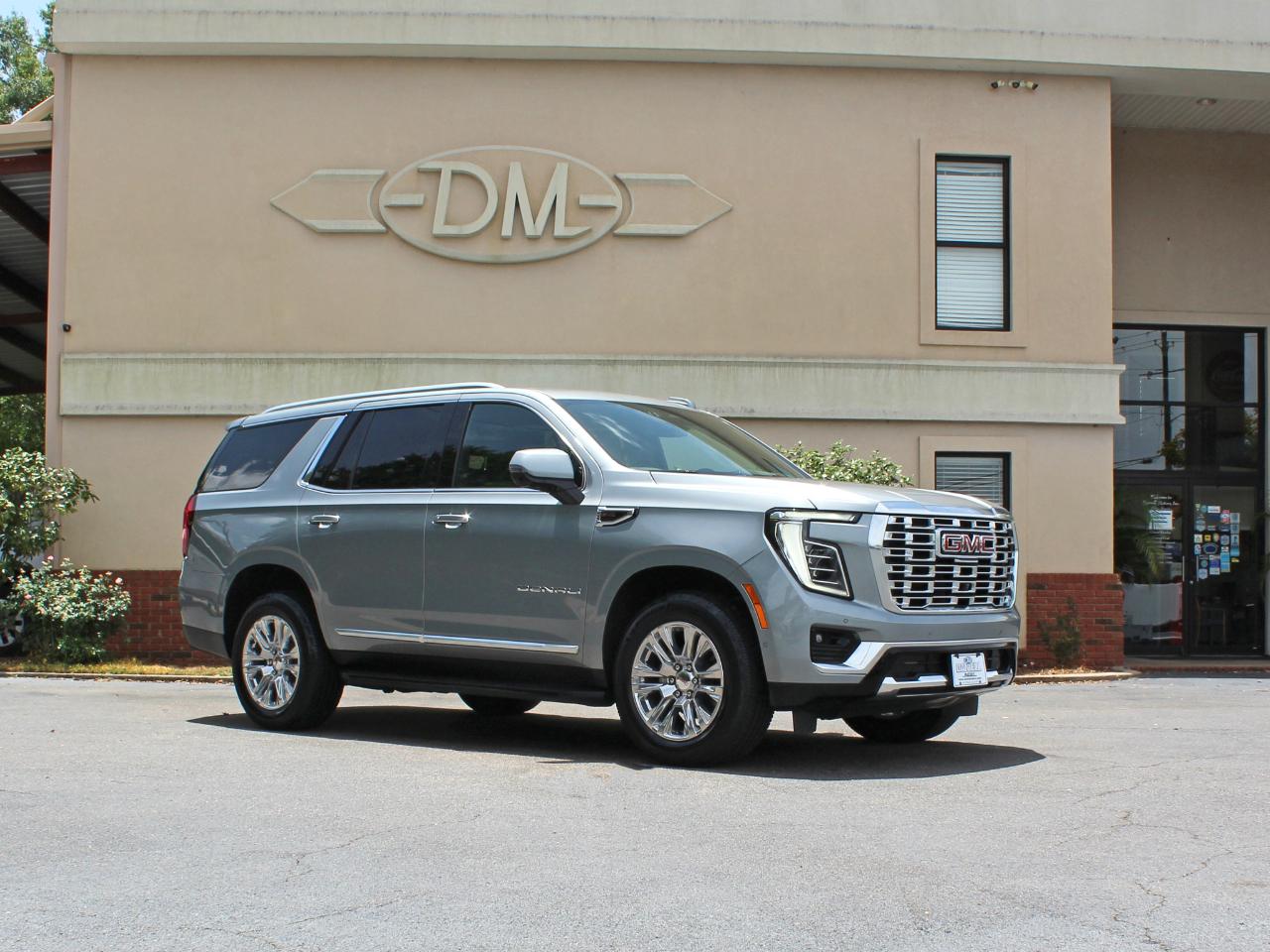 GMC Yukon Denali 4WD 2025