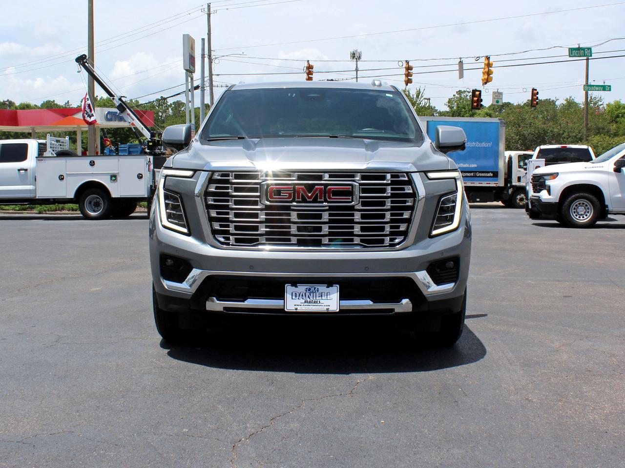 GMC Yukon Denali 4WD 2025