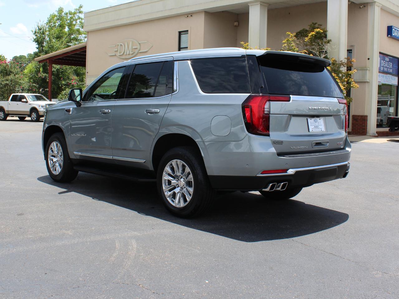 GMC Yukon Denali 4WD 2025