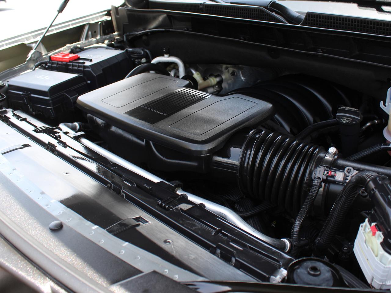 GMC Yukon Denali 4WD 2025