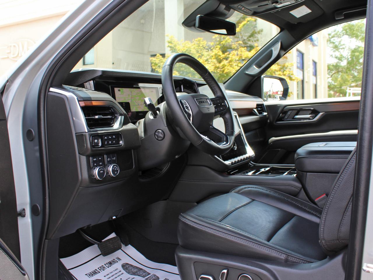 GMC Yukon Denali 4WD 2025