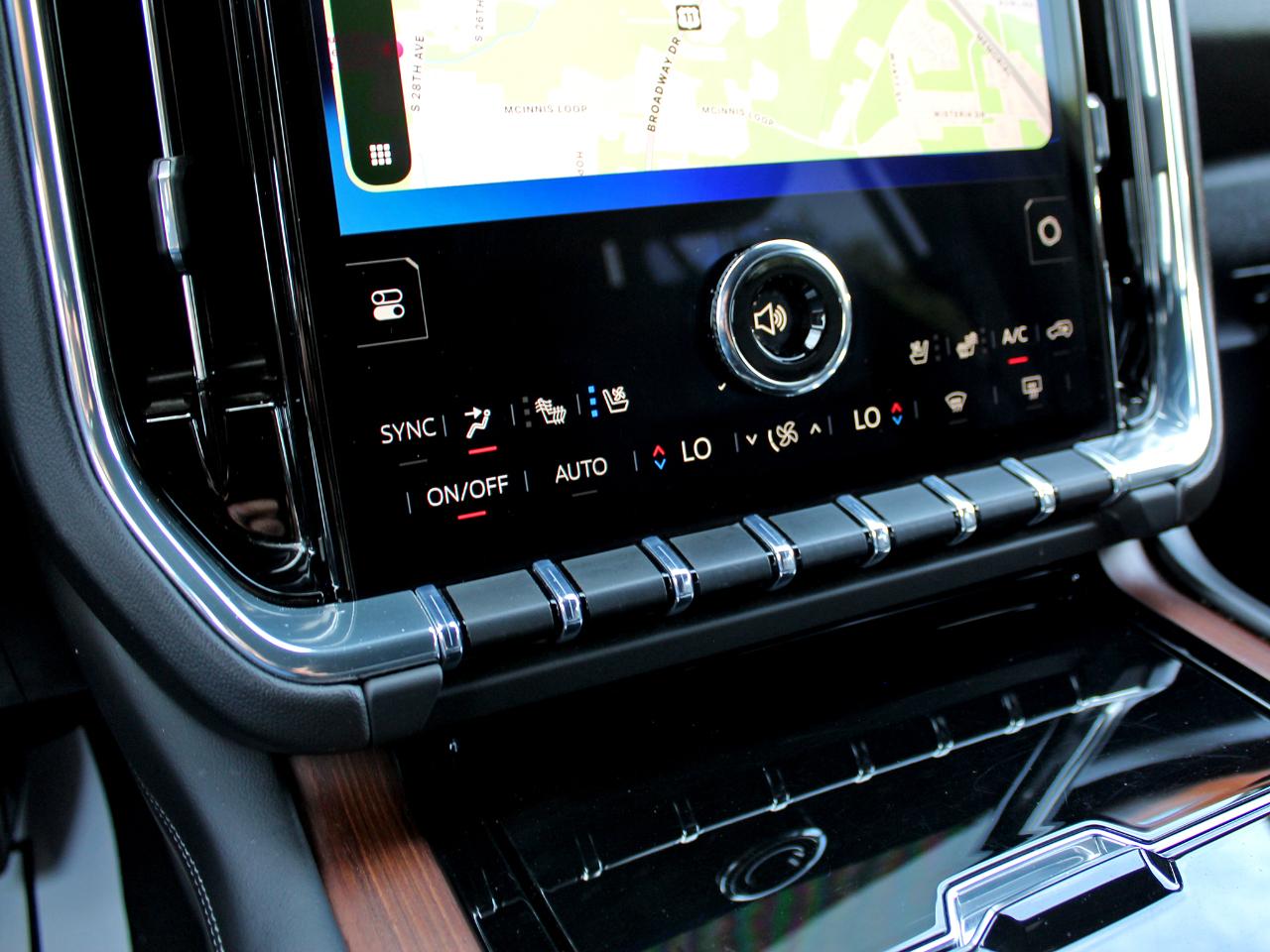 GMC Yukon Denali 4WD 2025