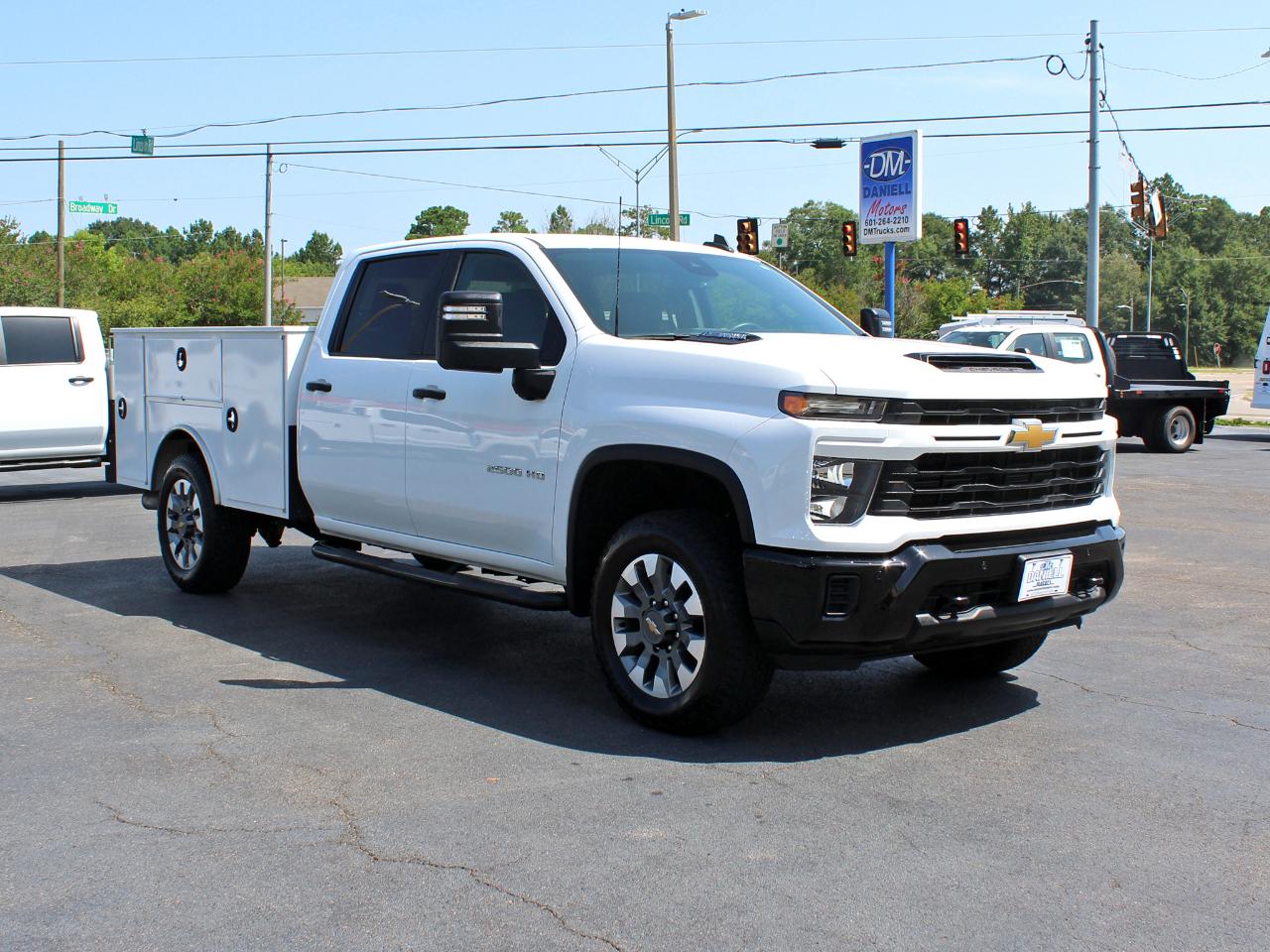 Chevrolet Silverado 2500HD Custom Crew Cab Long Box 4WD 2025