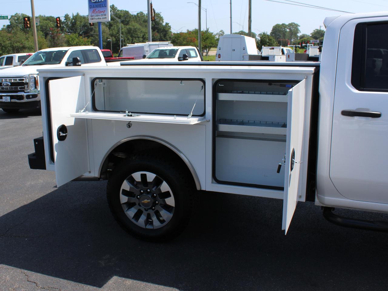 Chevrolet Silverado 2500HD Custom Crew Cab Long Box 4WD 2025