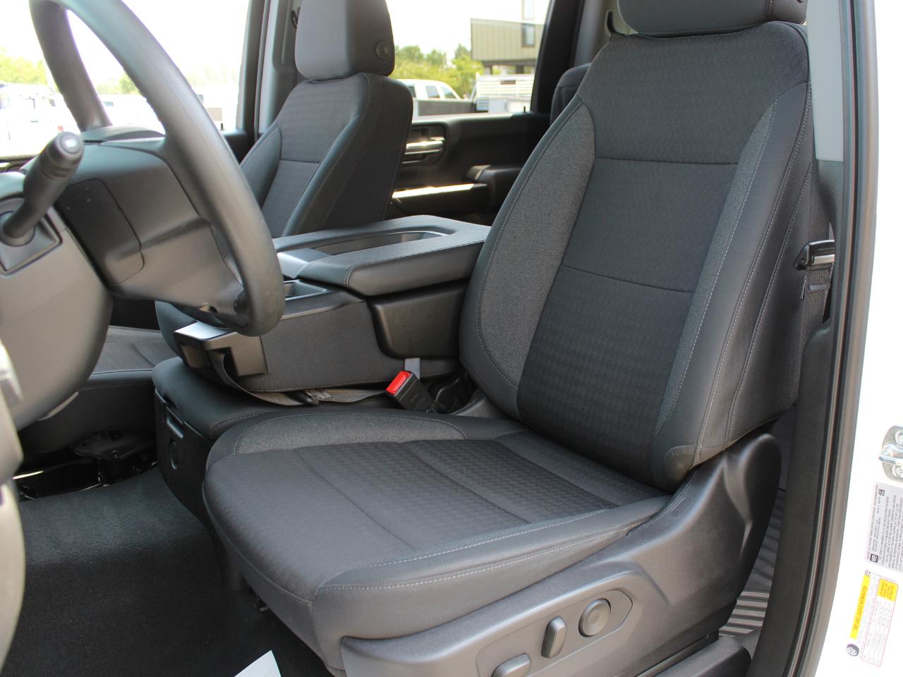 Chevrolet Silverado 2500HD Custom Crew Cab Long Box 4WD 2025