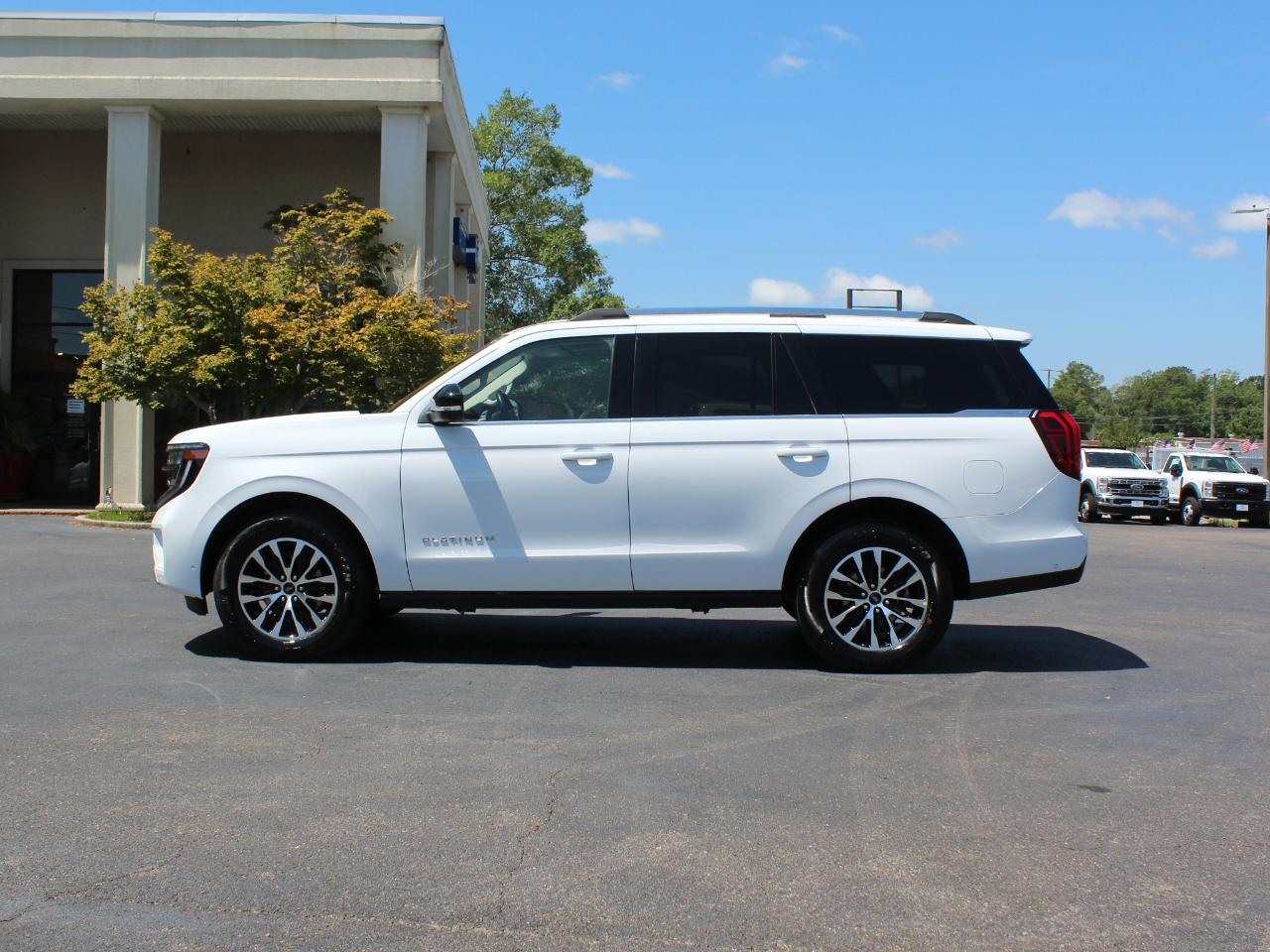 Ford Expedition Platinum 4WD 2025