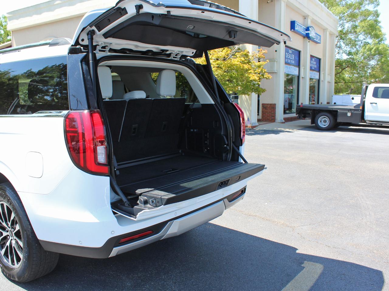 Ford Expedition Platinum 4WD 2025