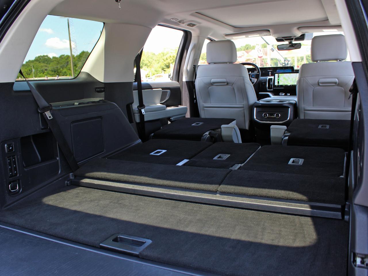 Ford Expedition Platinum 4WD 2025