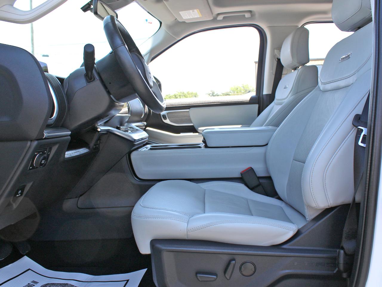 Ford Expedition Platinum 4WD 2025