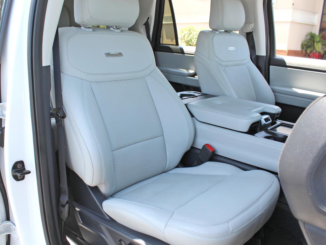 Ford Expedition Platinum 4WD 2025