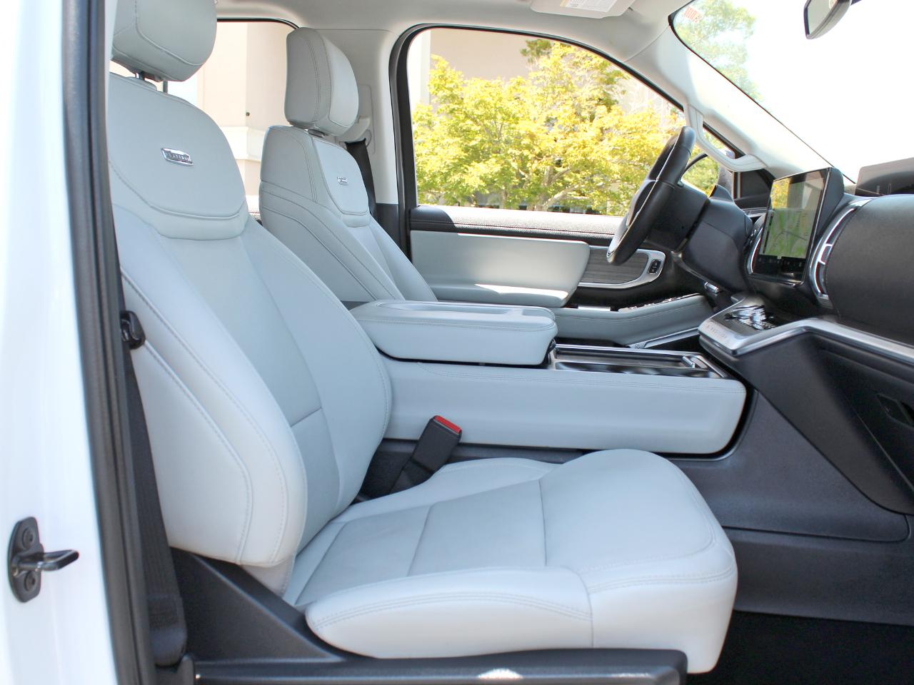Ford Expedition Platinum 4WD 2025