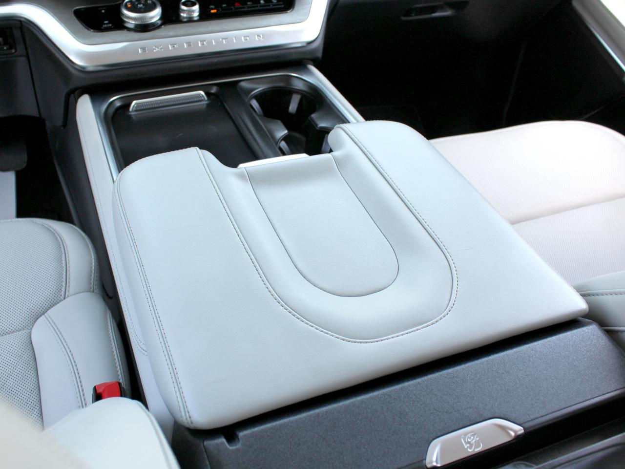 Ford Expedition Platinum 4WD 2025
