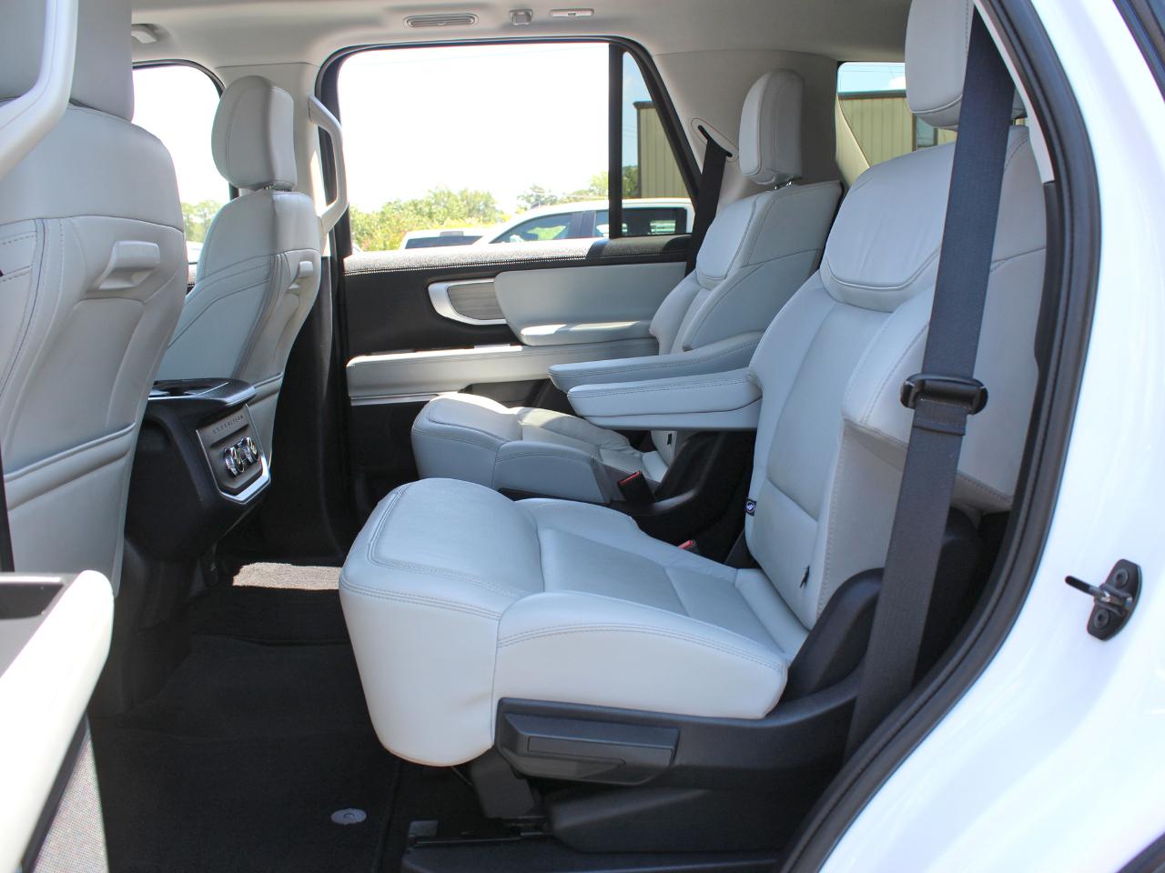 Ford Expedition Platinum 4WD 2025