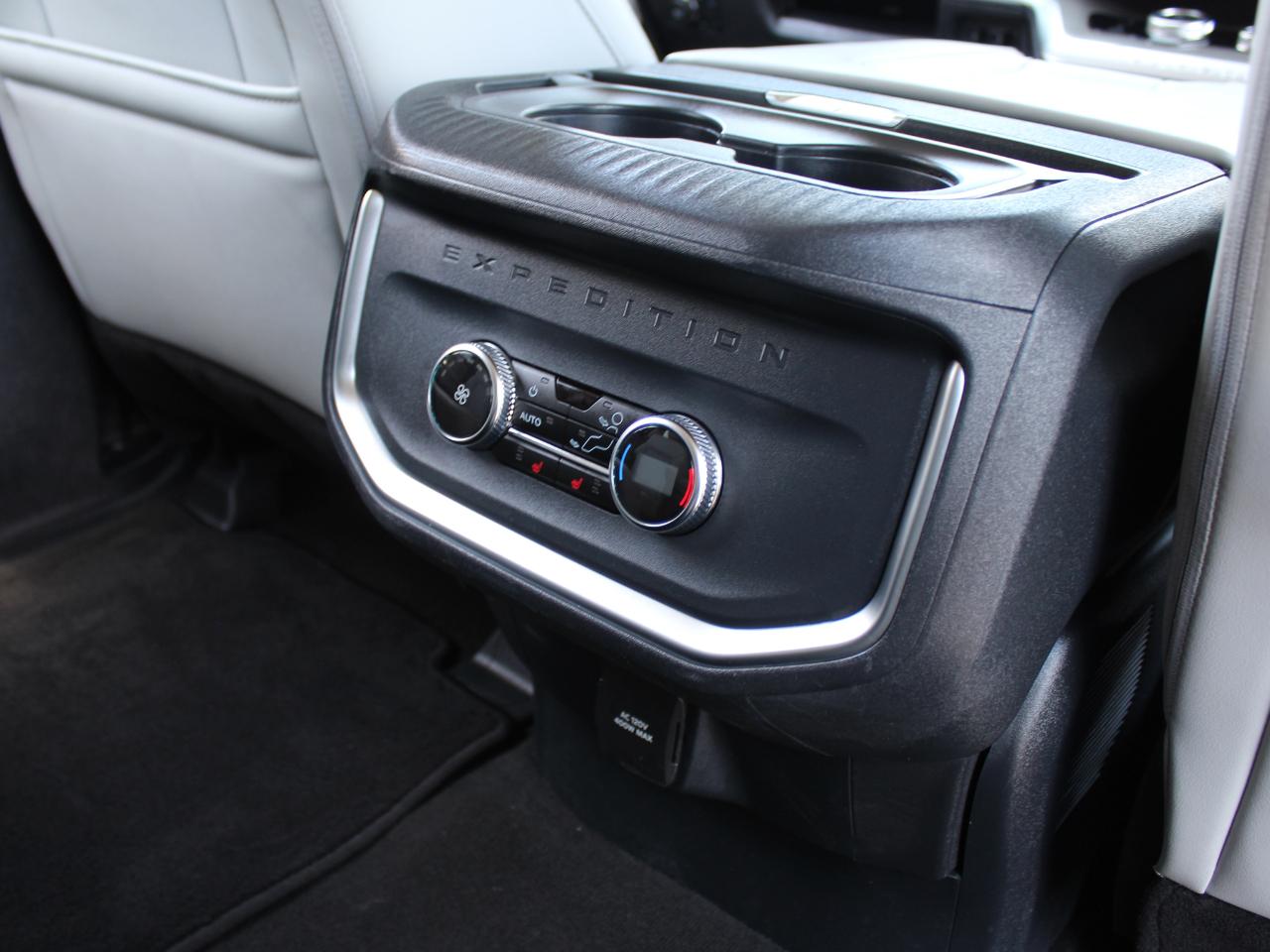 Ford Expedition Platinum 4WD 2025