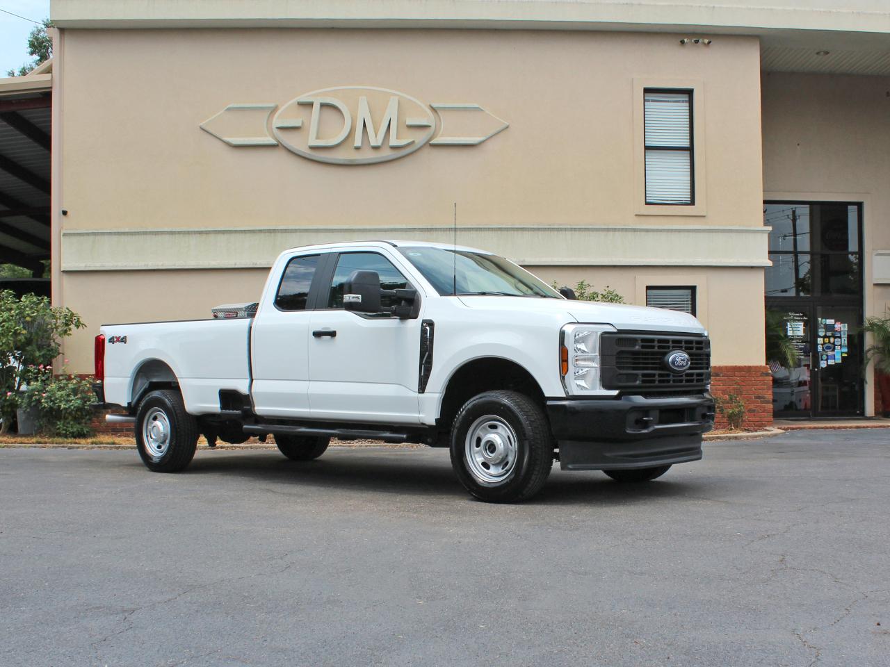 Ford F-250 SD XL SuperCab Long Bed 4WD 2024