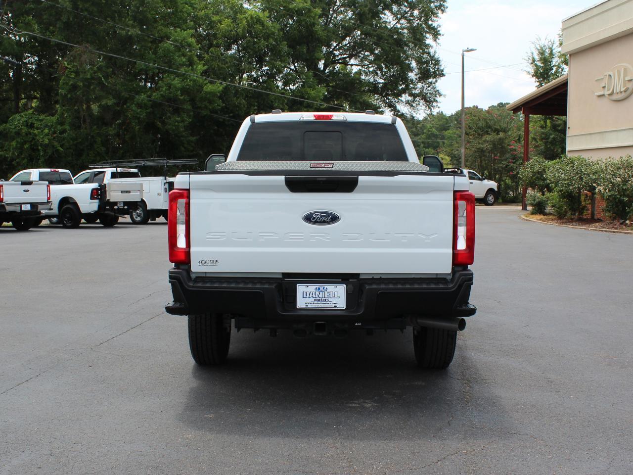Ford F-250 SD XL SuperCab Long Bed 4WD 2024
