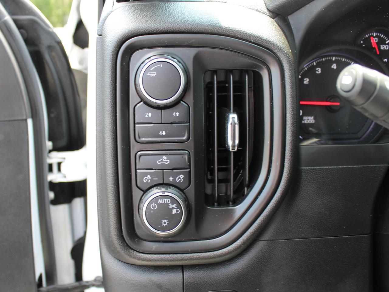 Chevrolet Silverado 2500HD Work Truck Crew Cab Short Box 4WD 2024