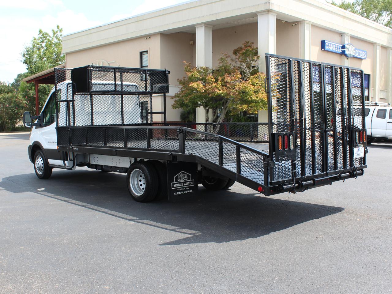 Ford Transit T-350 HD DRW 2023
