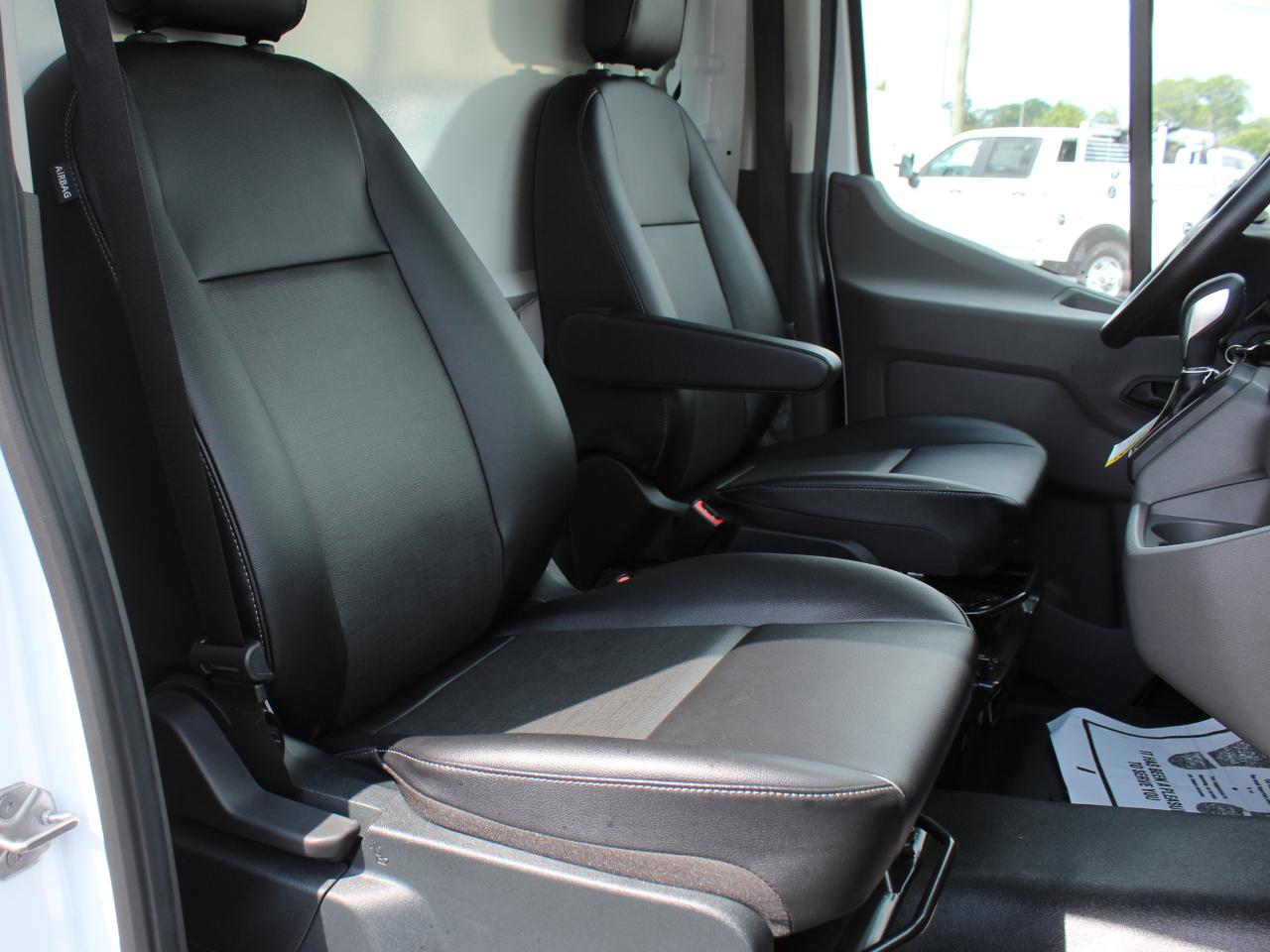 Ford Transit T-350 HD DRW 2023