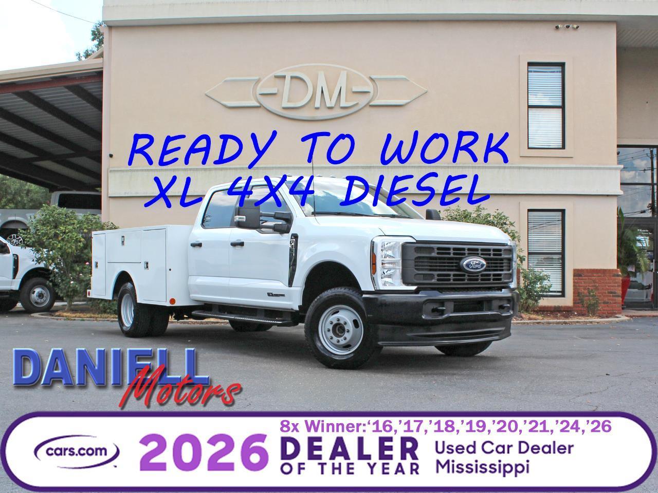 Ford F-350 SD XL Crew Cab Long Bed DRW 4WD 2024
