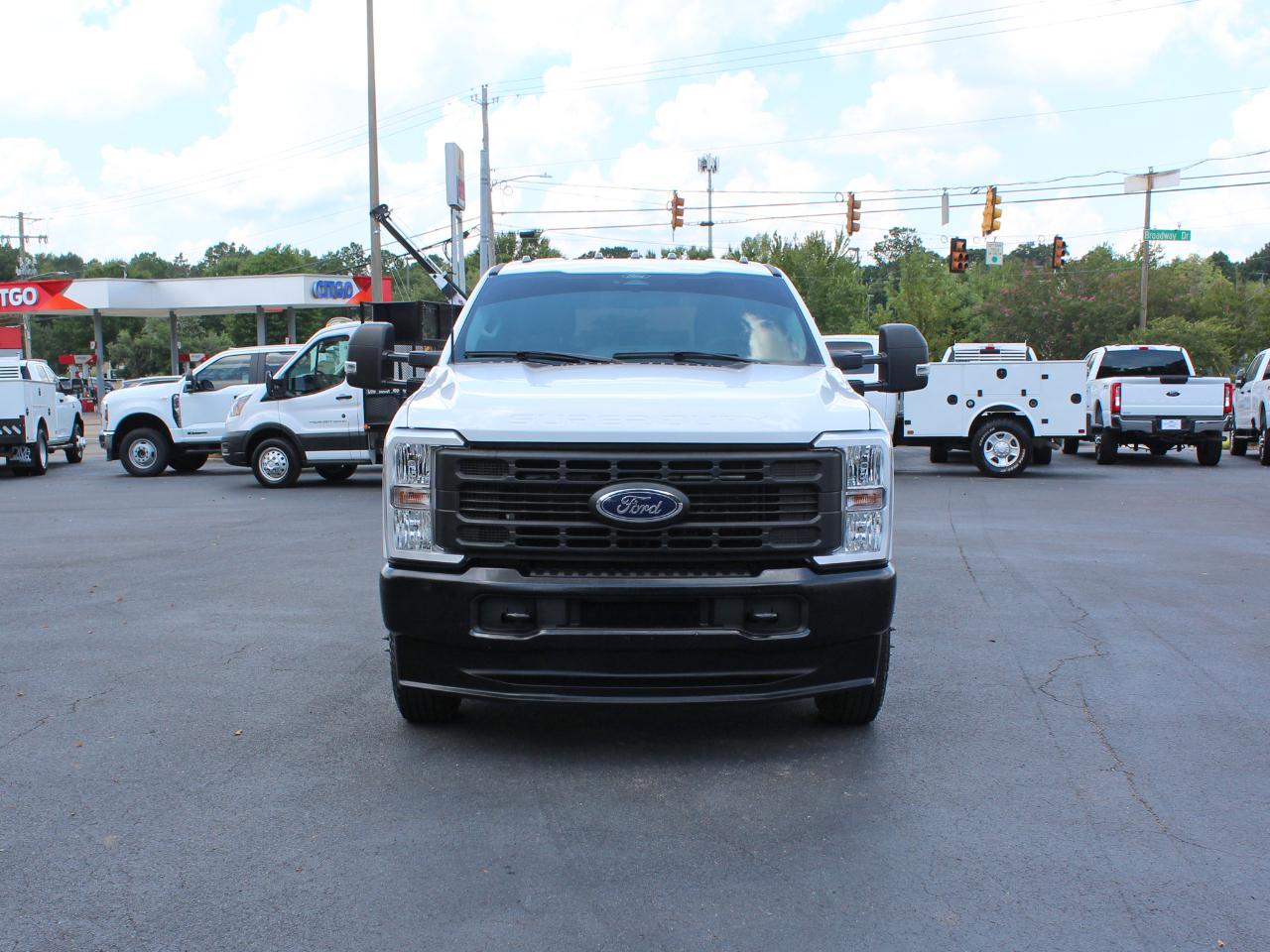 Ford F-350 SD XL Crew Cab Long Bed DRW 4WD 2024