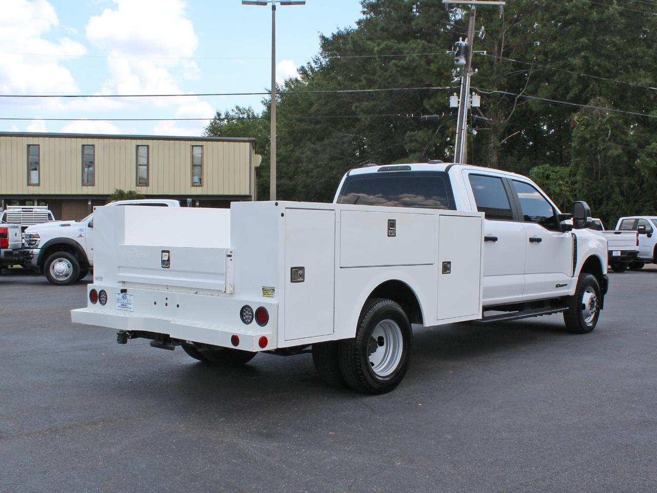 Ford F-350 SD XL Crew Cab Long Bed DRW 4WD 2024