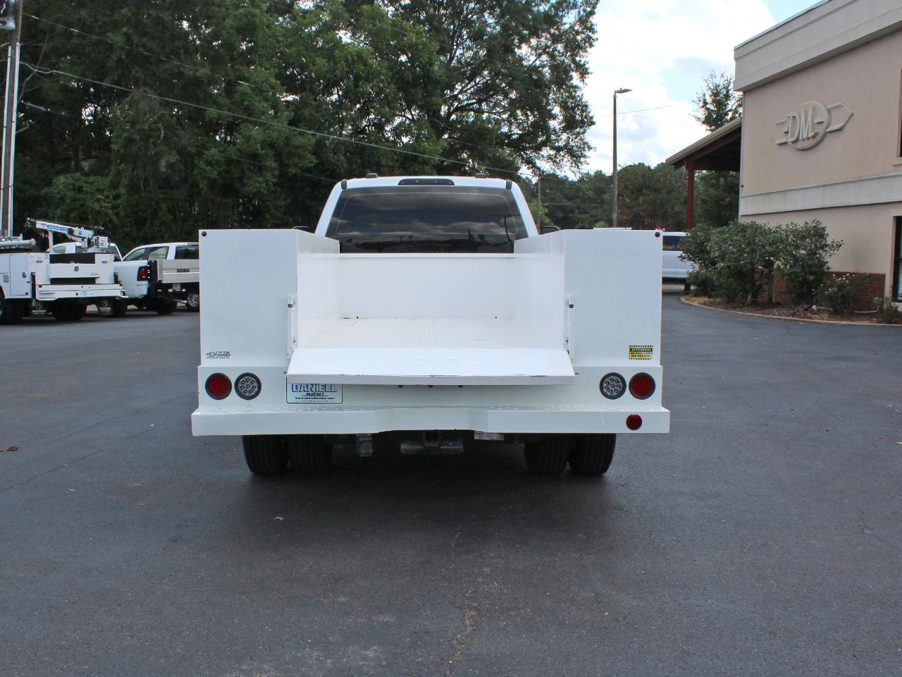 Ford F-350 SD XL Crew Cab Long Bed DRW 4WD 2024