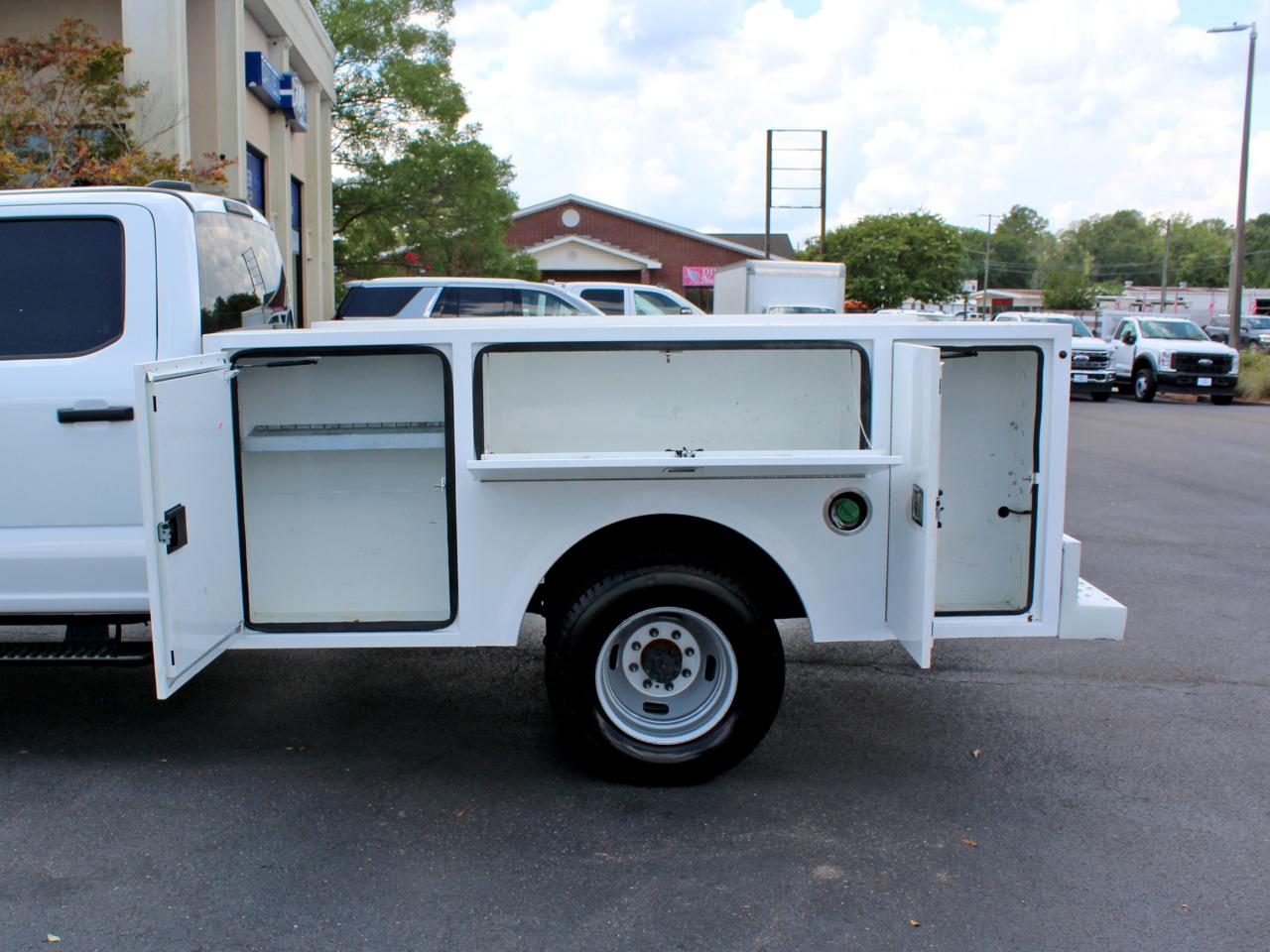 Ford F-350 SD XL Crew Cab Long Bed DRW 4WD 2024