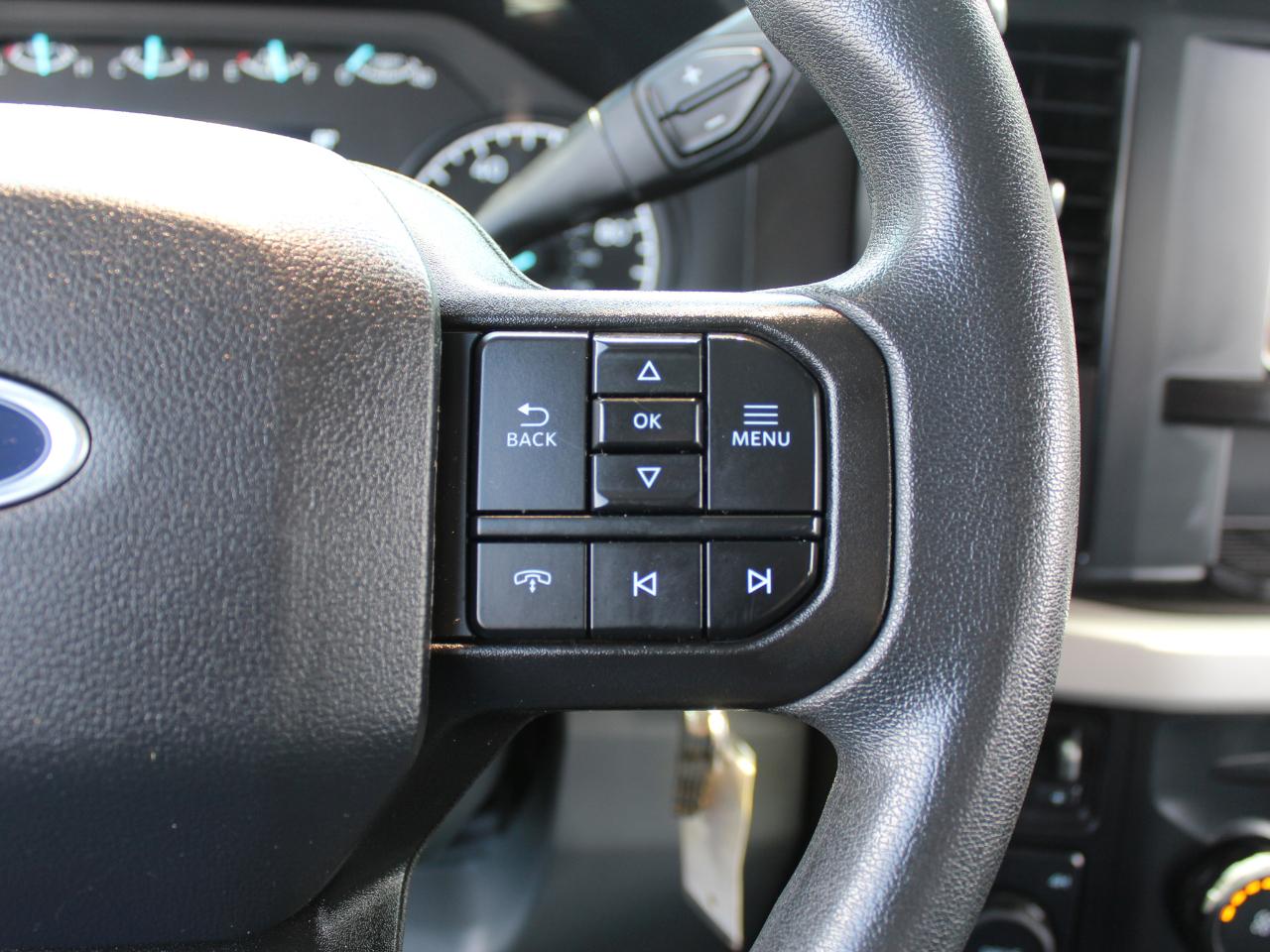 Ford F-350 SD XL Crew Cab Long Bed DRW 4WD 2024