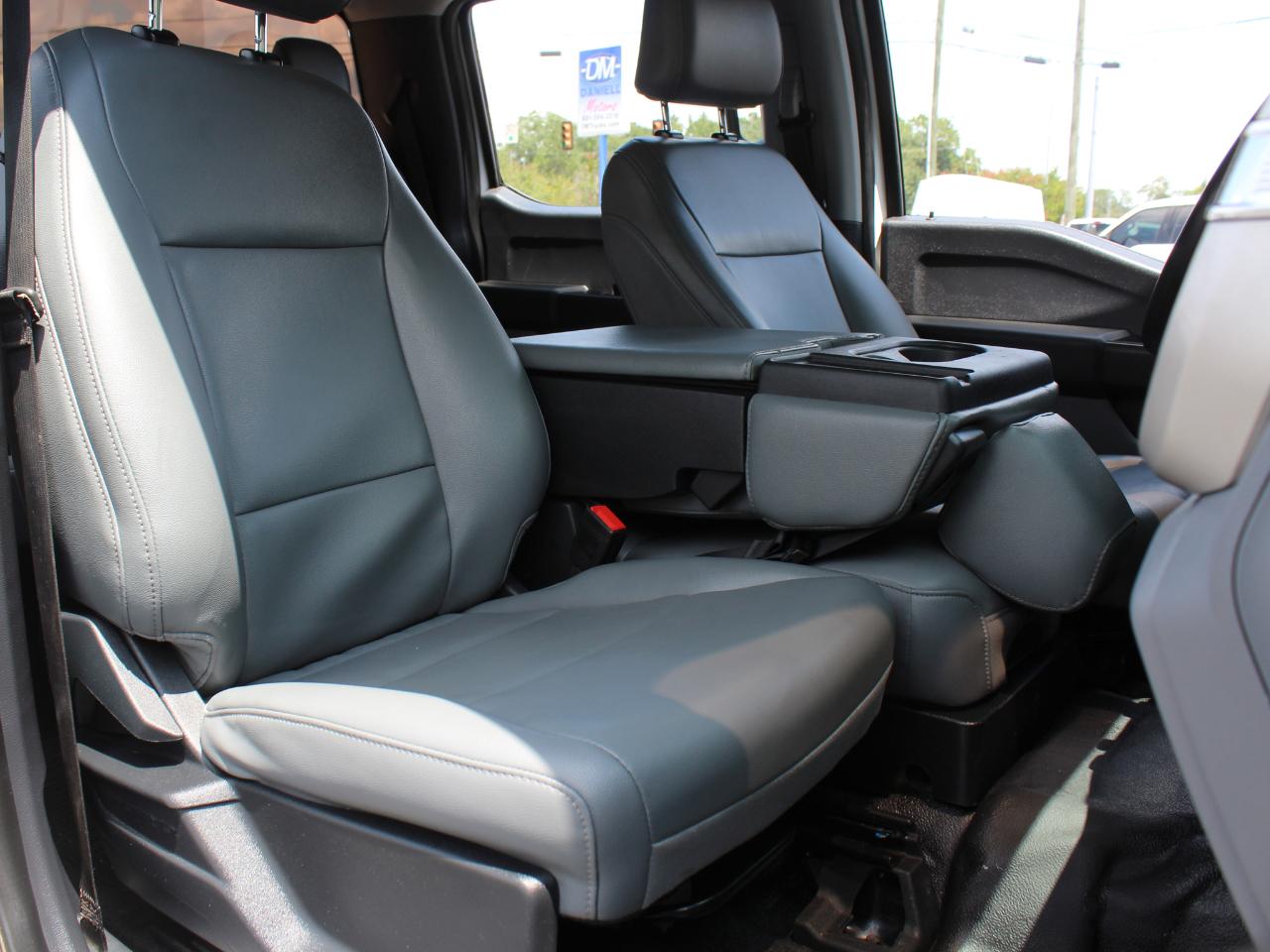 Ford F-350 SD XL Crew Cab Long Bed DRW 4WD 2024