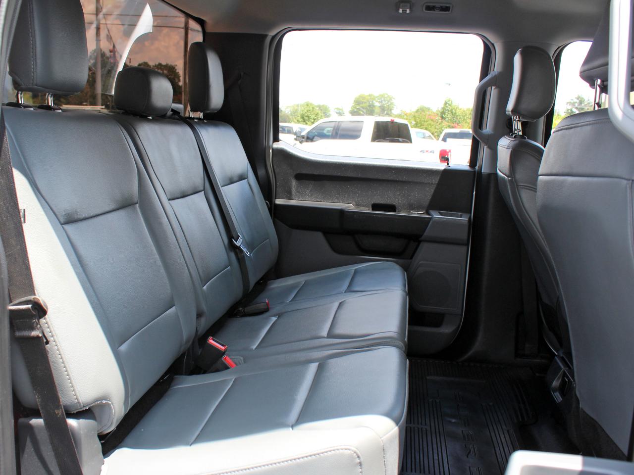 Ford F-350 SD XL Crew Cab Long Bed DRW 4WD 2024