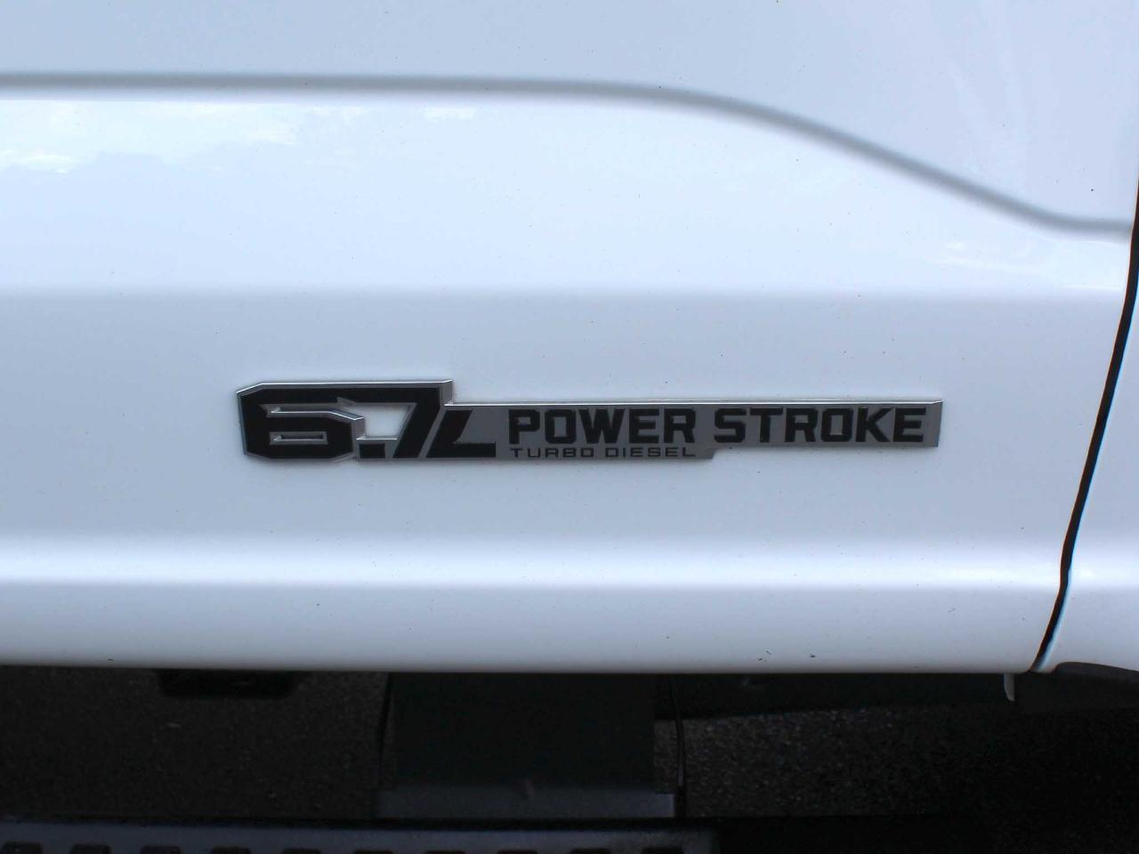 Ford F-350 SD XL Crew Cab Long Bed DRW 4WD 2024