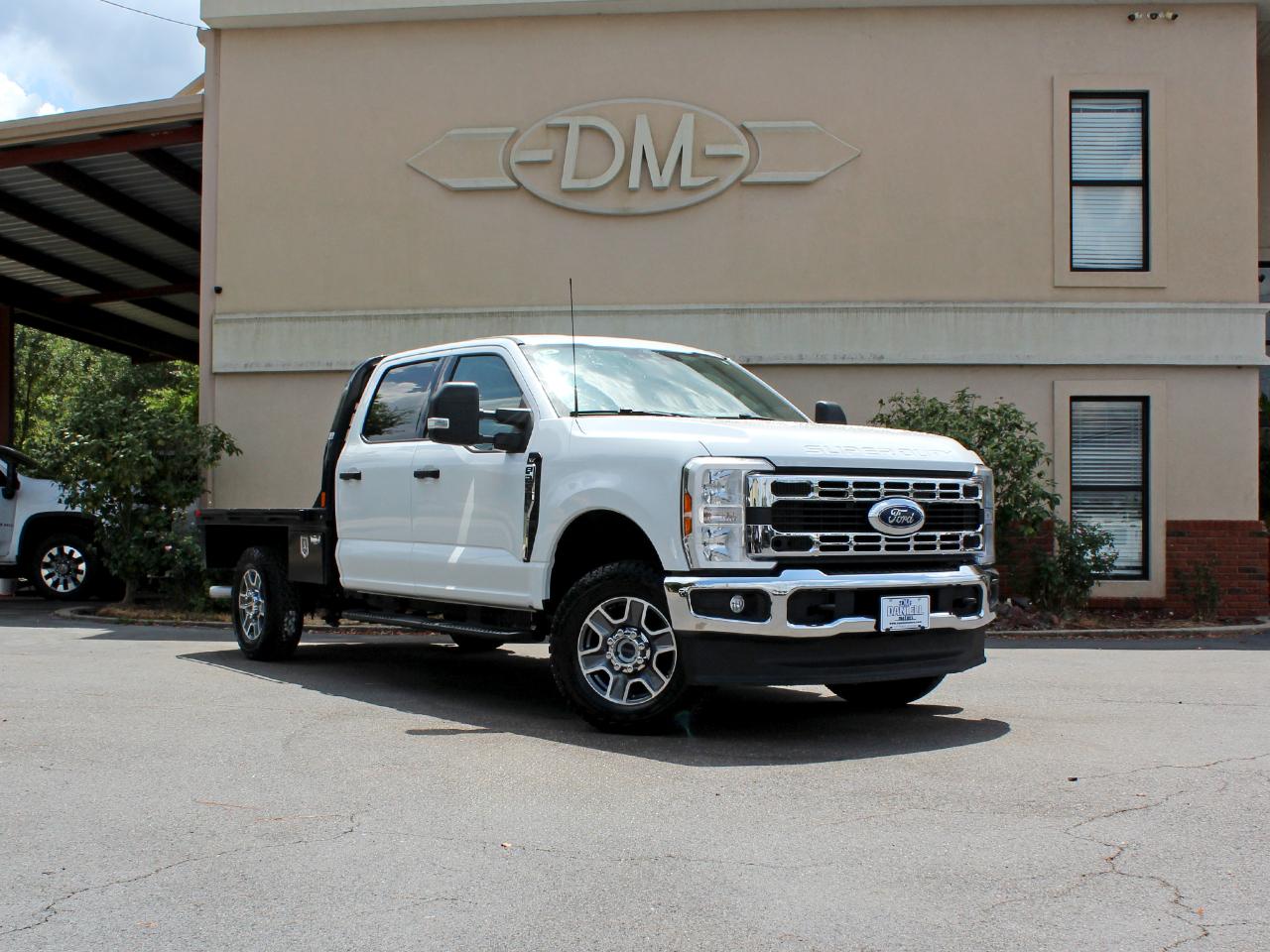 Ford F-250 SD XLT Crew Cab Long Bed 4WD 2025