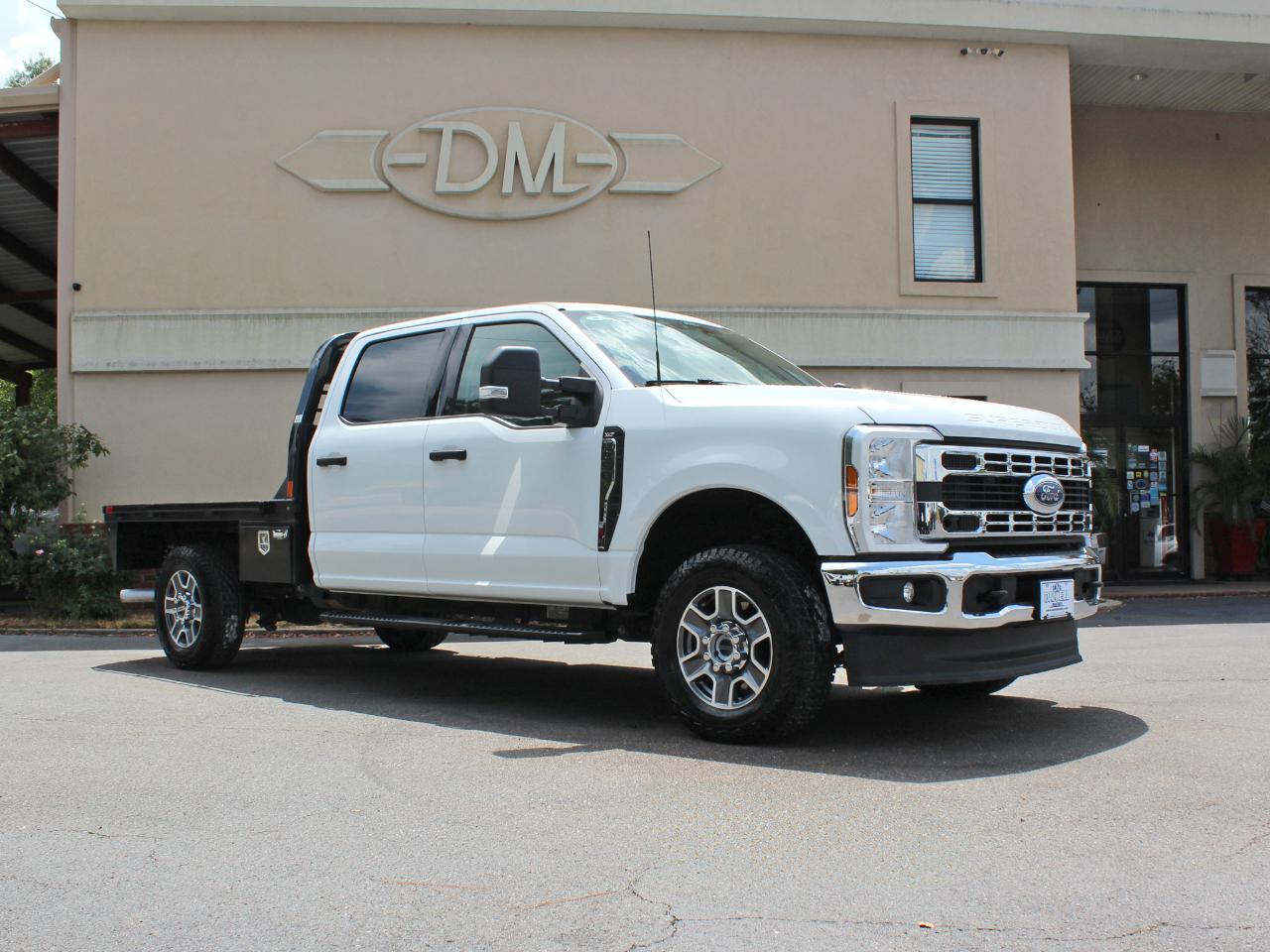 Ford F-250 SD XLT Crew Cab Long Bed 4WD 2025