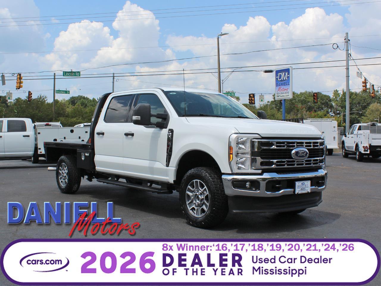 Ford F-250 SD XLT Crew Cab Long Bed 4WD 2025