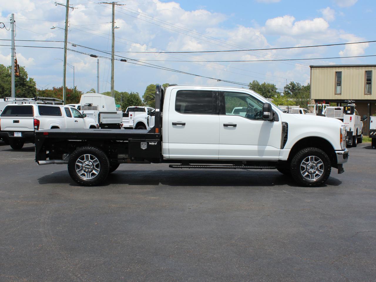 Ford F-250 SD XLT Crew Cab Long Bed 4WD 2025