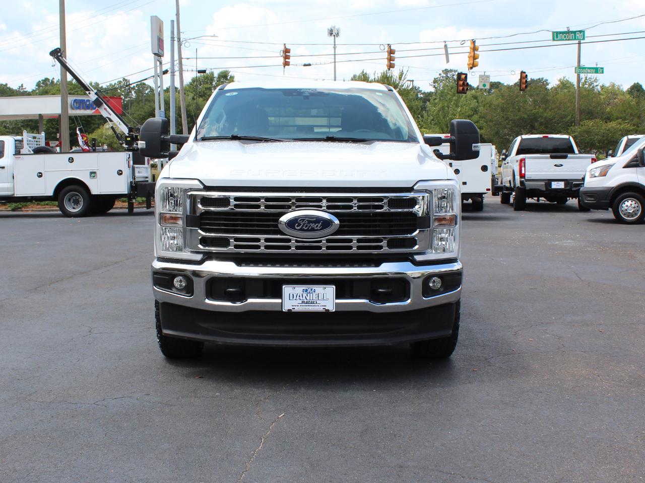 Ford F-250 SD XLT Crew Cab Long Bed 4WD 2025