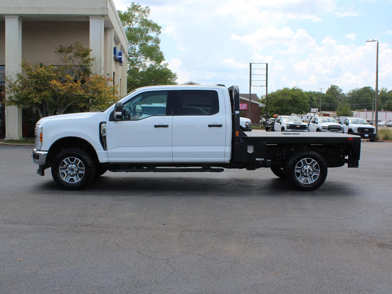 Ford F-250 SD XLT Crew Cab Long Bed 4WD 2025