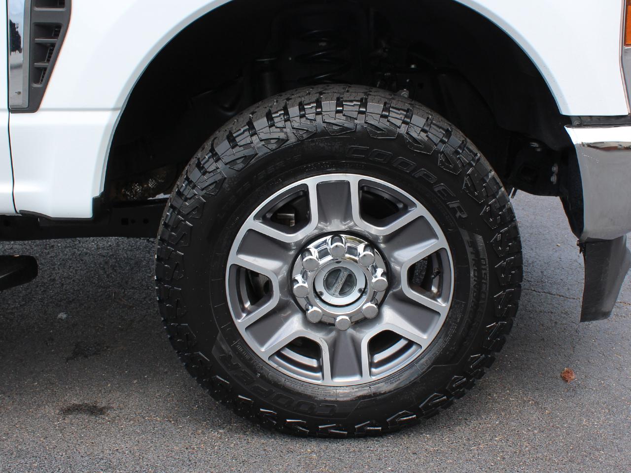 Ford F-250 SD XLT Crew Cab Long Bed 4WD 2025