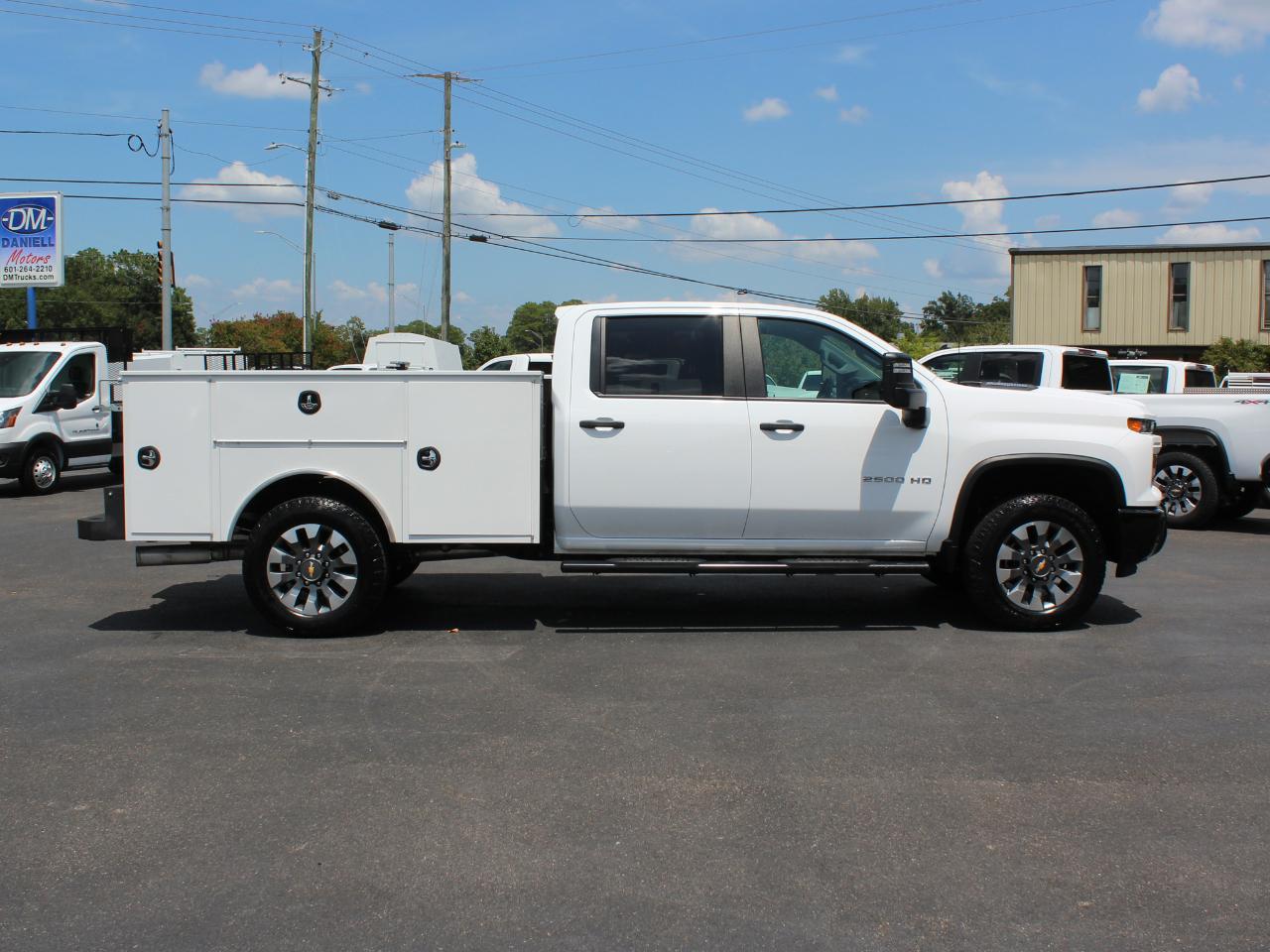 Chevrolet Silverado 2500HD Custom Crew Cab Long Box 4WD 2025