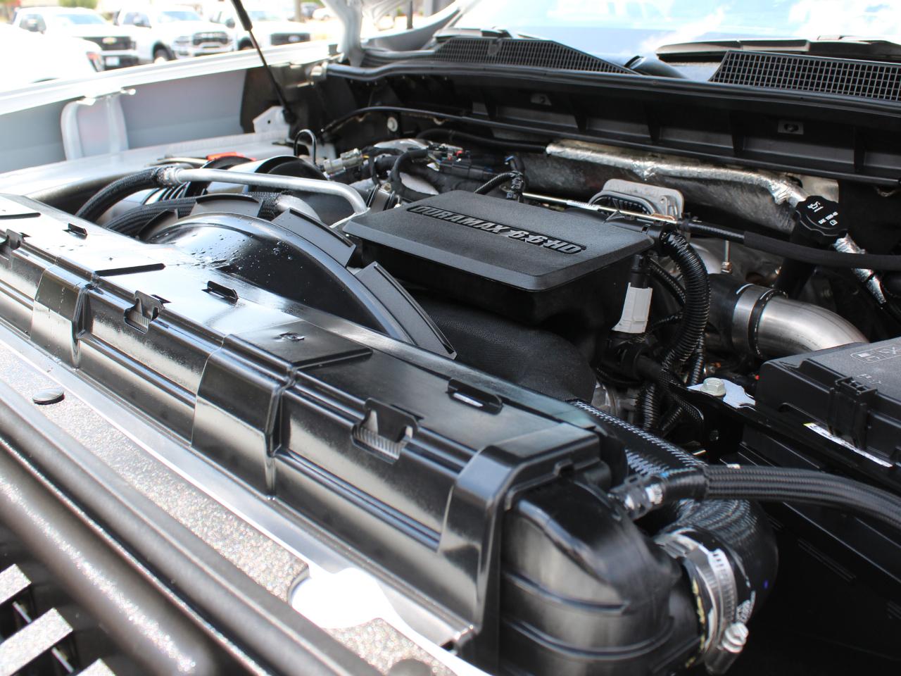 Chevrolet Silverado 2500HD Custom Crew Cab Long Box 4WD 2025