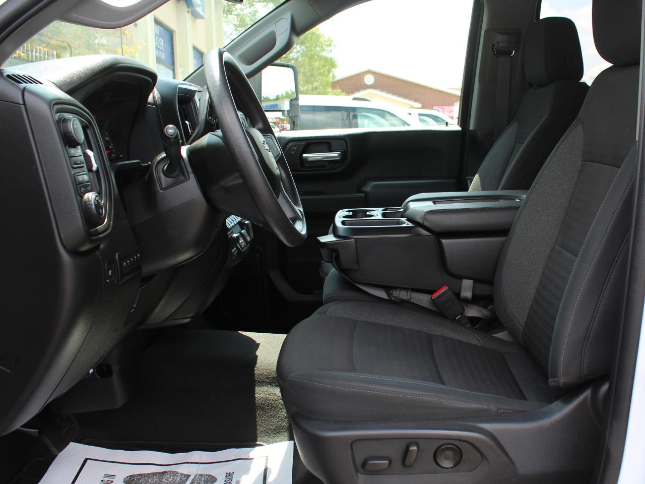 Chevrolet Silverado 2500HD Custom Crew Cab Long Box 4WD 2025